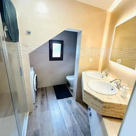 Apto-1 Golf Y Surf *